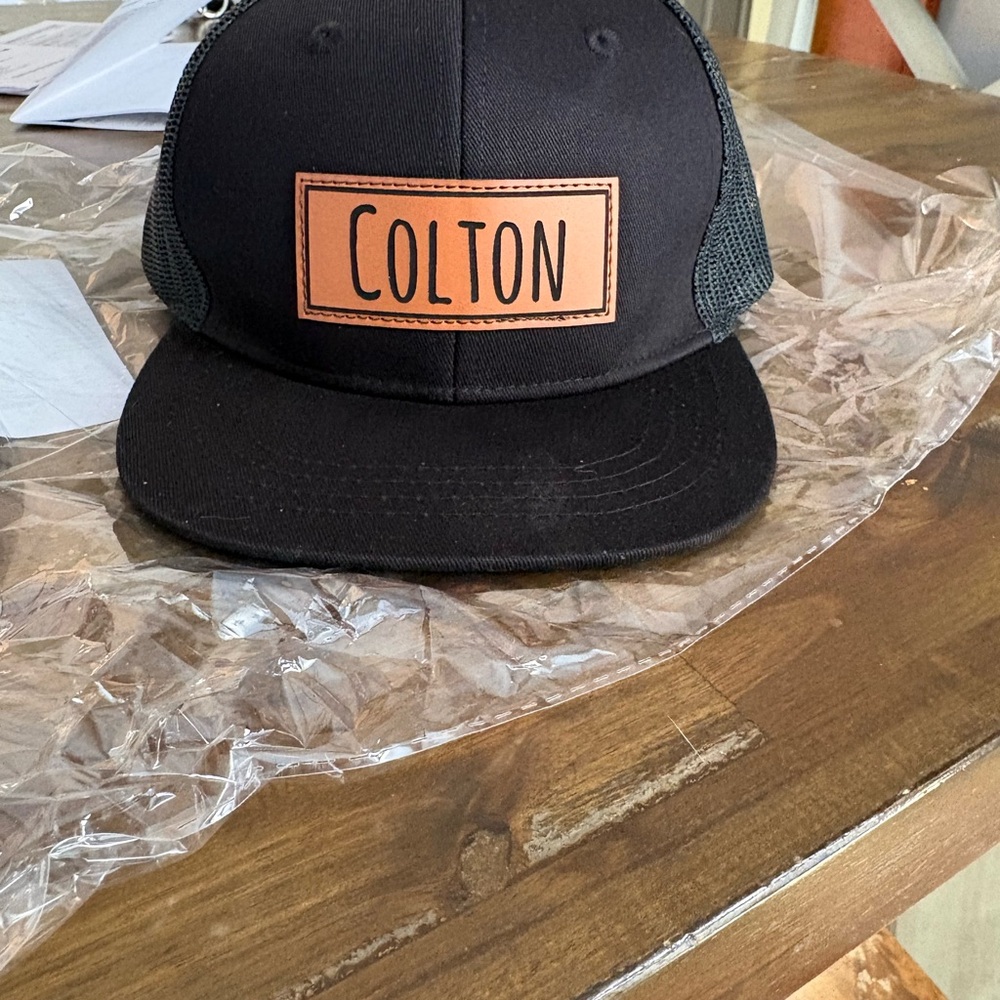 Kids' Black Hat with name patch Colton